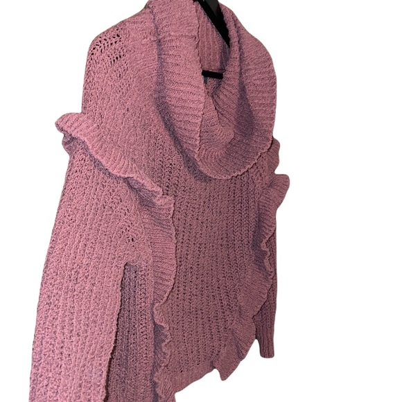 Express Sweater - Picture 2 of 3